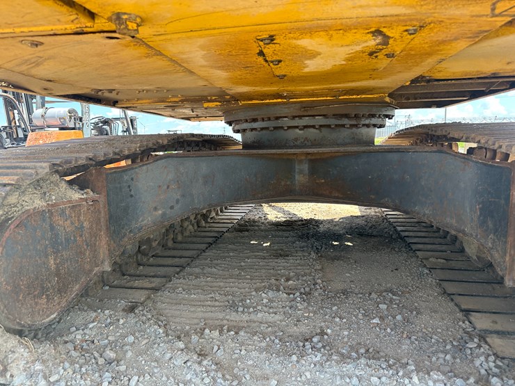 komatsu-pc200-image-24