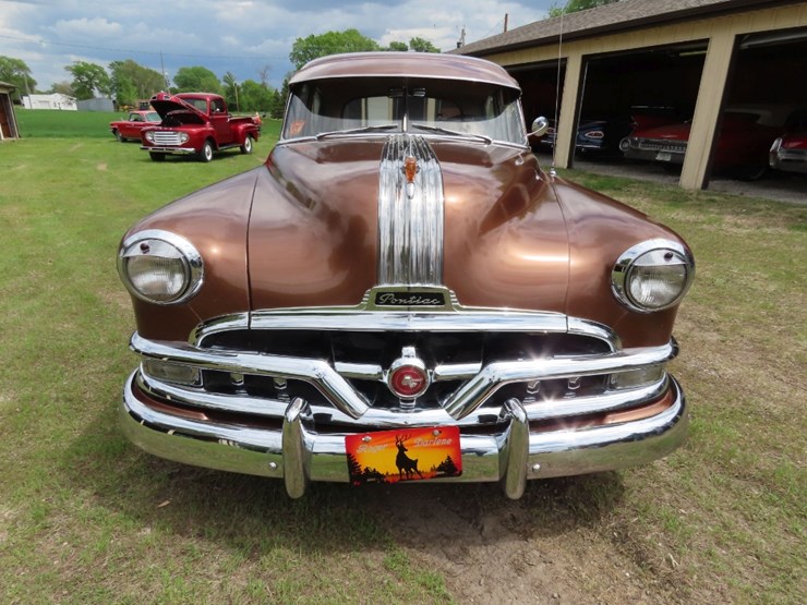 1951-pontiac-8-4dr-sedan-image-2