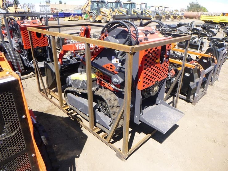 2025-agt-ysrt14-skid-steer-track-loader-image-4