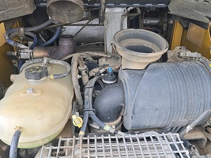 2018-deere-333g-image-15