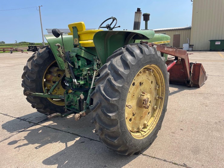 john-deere-3010-image-4
