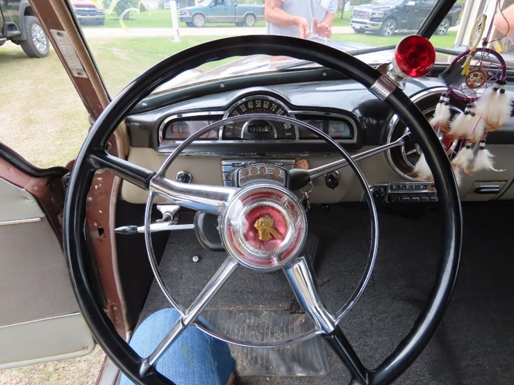 1951-pontiac-8-4dr-sedan-image-13
