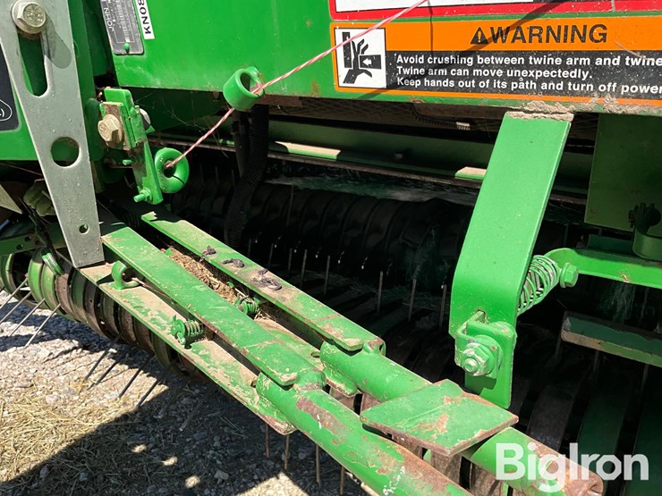 2001-john-deere-567-image-18