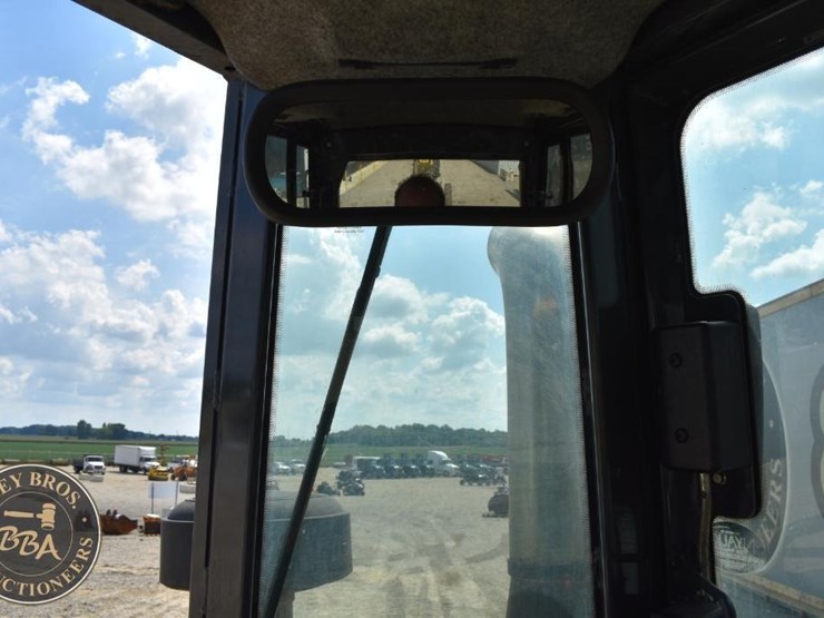 2019-deere-750k-lgp-image-70
