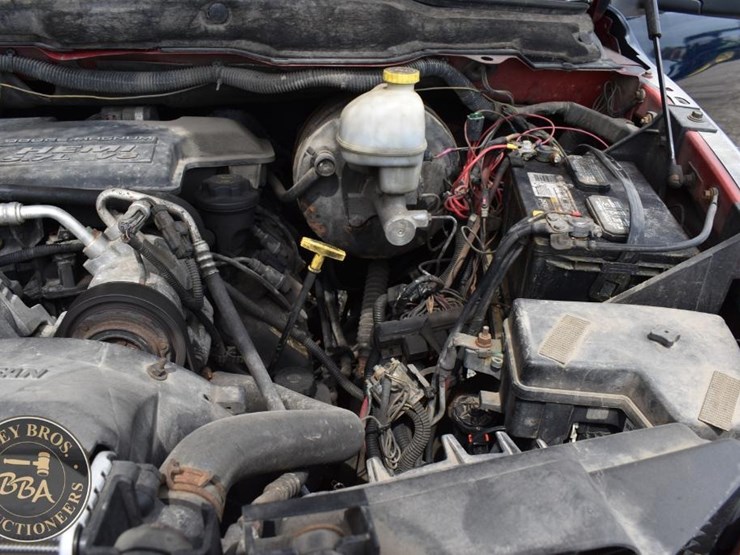 2005-dodge-2500-image-43