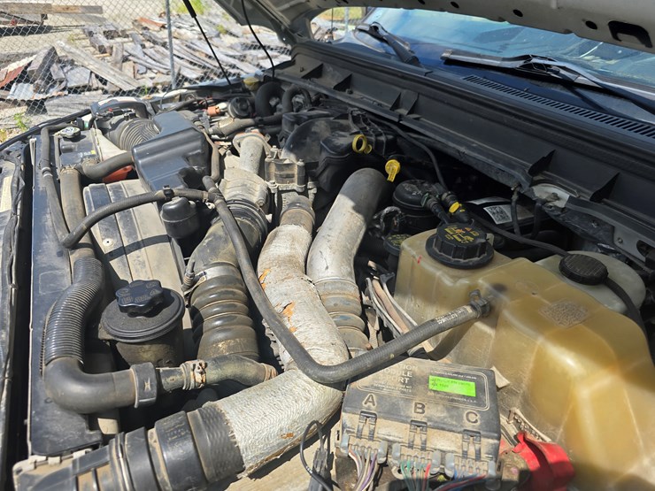 2011-ford-f550-image-62