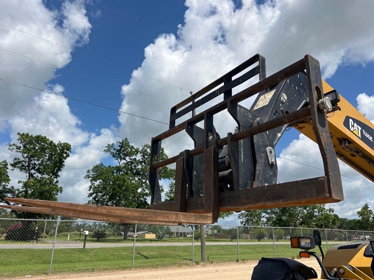 2013-caterpillar-tl943c-image-9