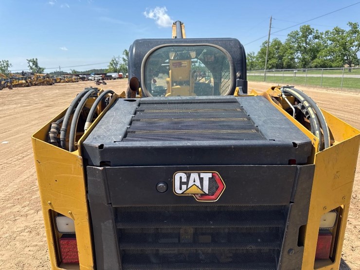 2020-caterpillar-279d3-image-22