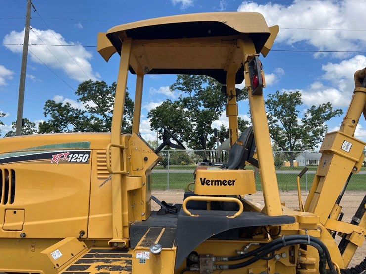 2013-vermeer-rtx1250-image-32