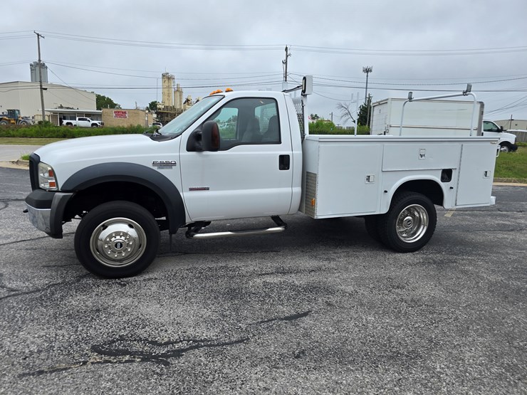 2007-ford-f550-image-7
