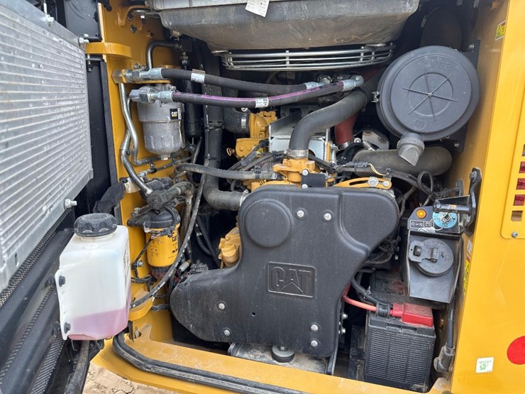2023-caterpillar-299d3-image-18