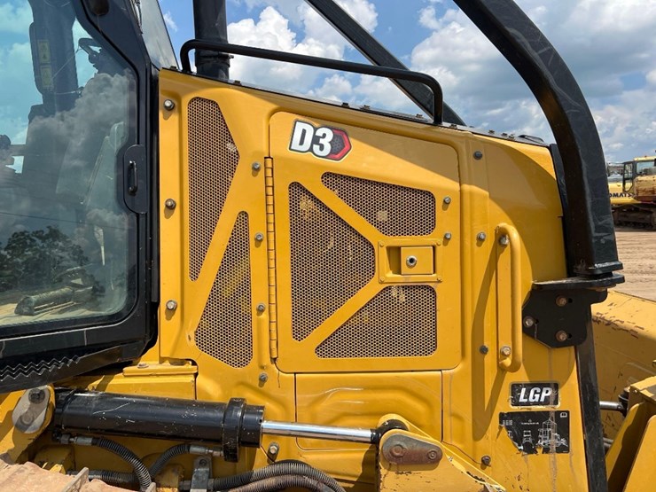 2021-caterpillar-d3-lgp-image-20