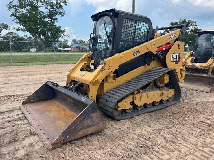 2023-caterpillar-299d3-image-8