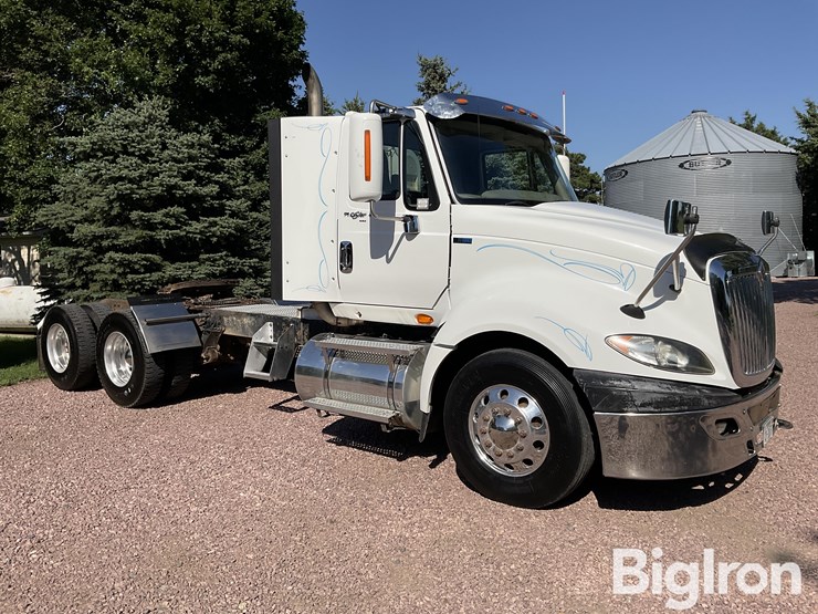 2013-international-prostar-image-3