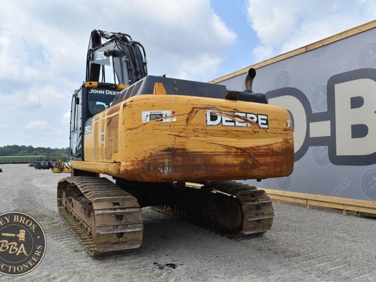 2013-deere-350g-lc-image-5
