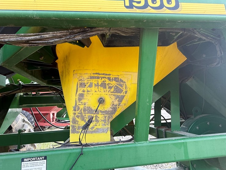 john-deere-1900-image-12