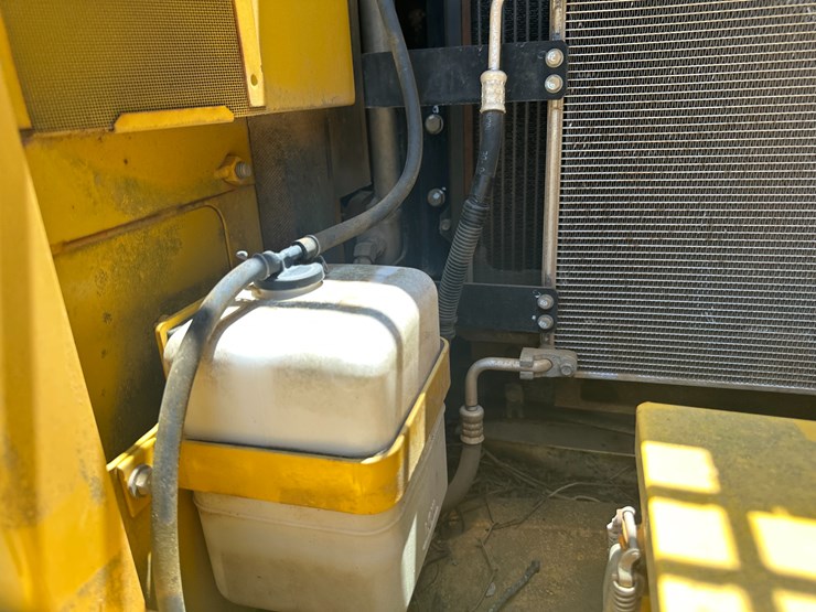 komatsu-pc200-image-63