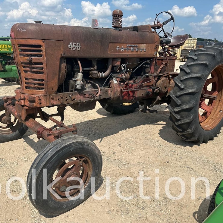 805 - IH 450G (SN# 21801)