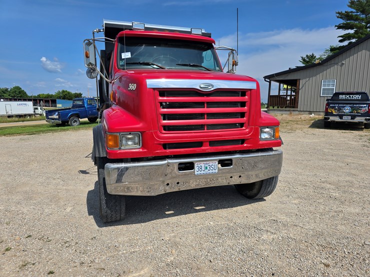 1999-sterling-l8511-image-55