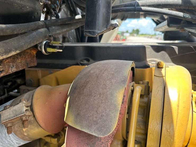 2001-caterpillar-c11-image-63