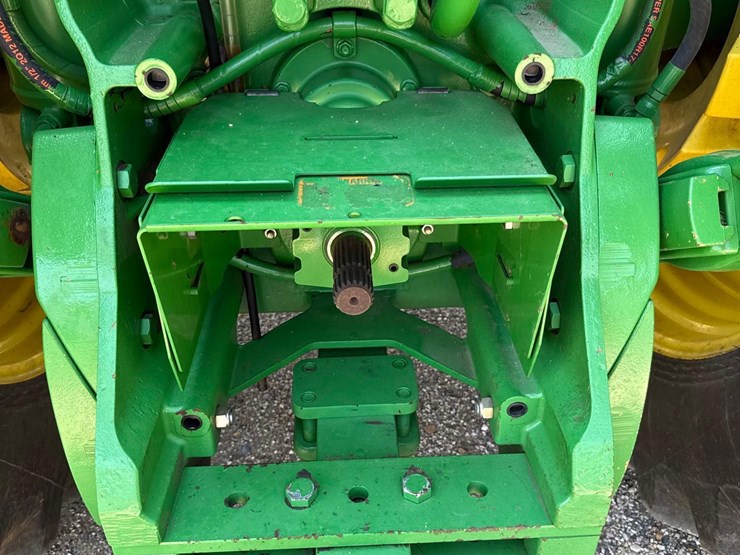 2013-john-deere-8260r-image-53