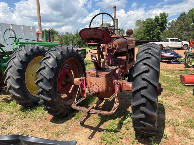 ih-m-tractor-image-5