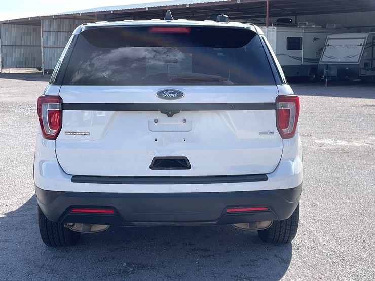 2018-ford-explorer-image-7
