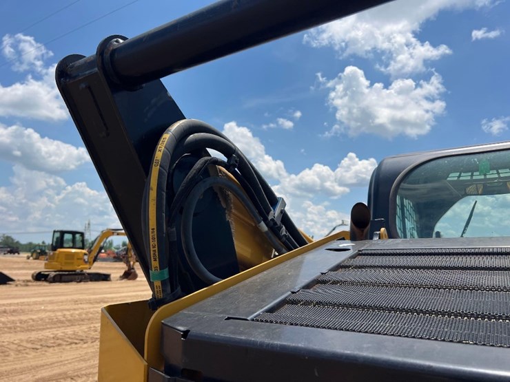 caterpillar-299d-image-21