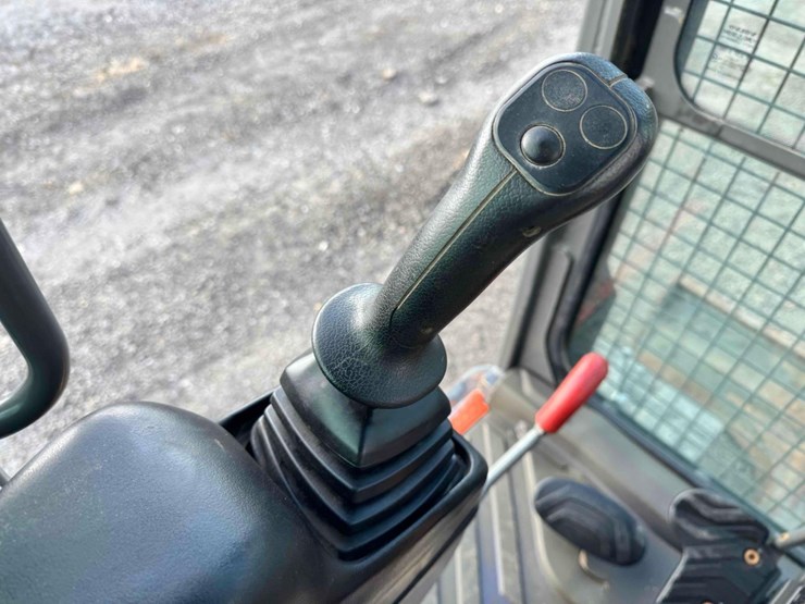 2017-volvo-ecr88d-image-60