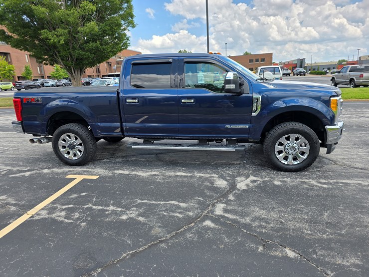 2017-ford-f350-image-38