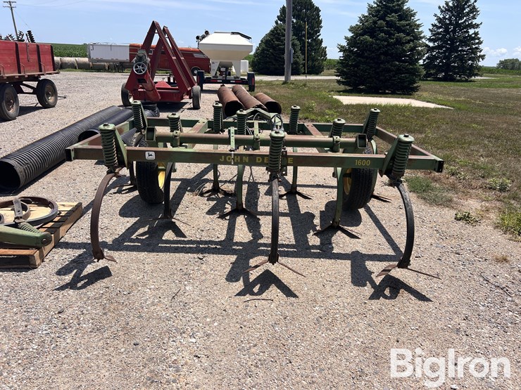 john-deere-1600-image-6