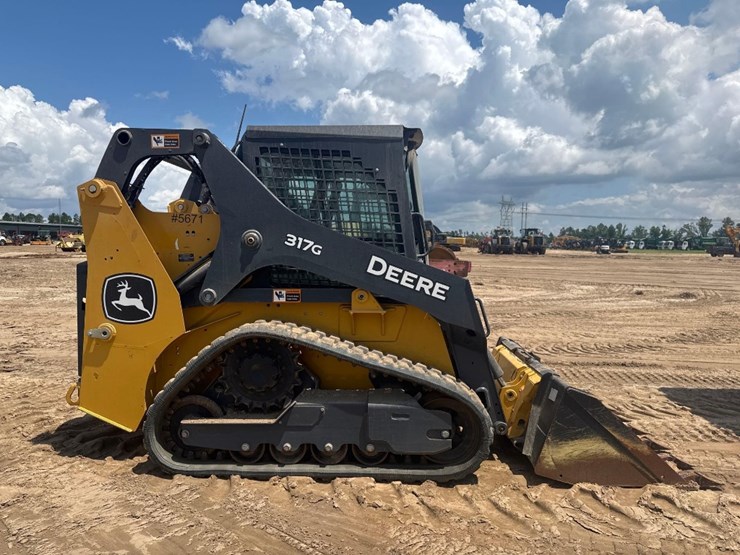 2023-deere-317g-image-5