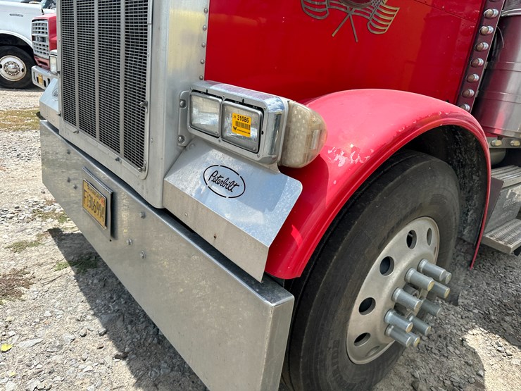 2003-peterbilt-379-image-37