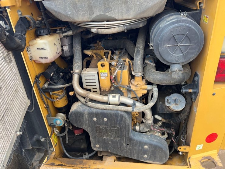 2022-caterpillar-259d3-image-25