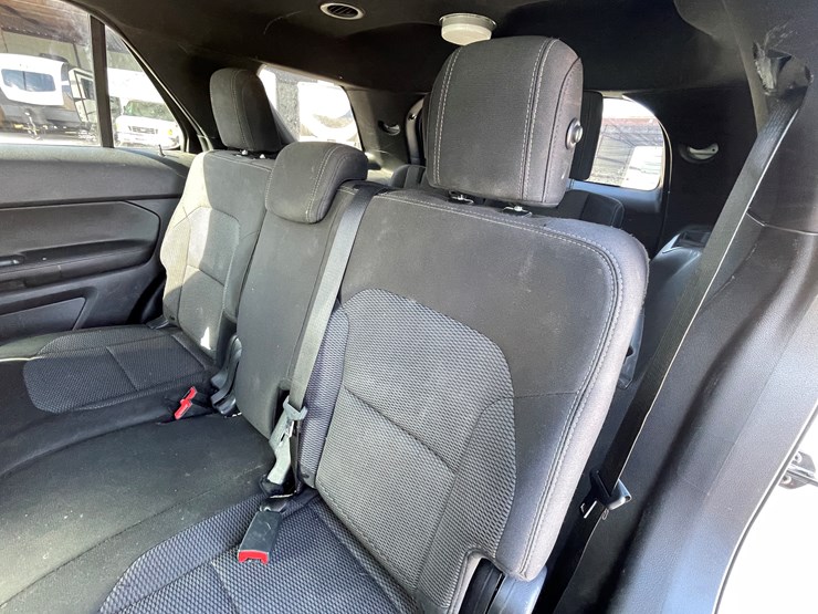 2018-ford-explorer-image-21