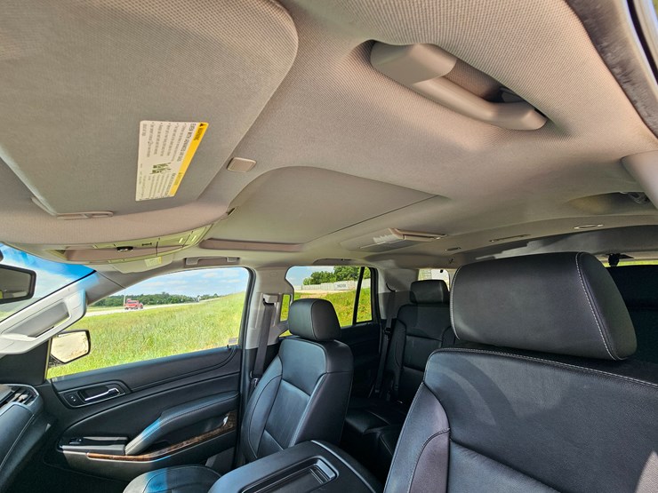2018-chevrolet-tahoe-image-32