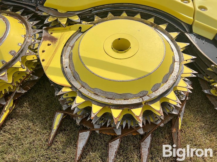 2021-john-deere-772-image-10
