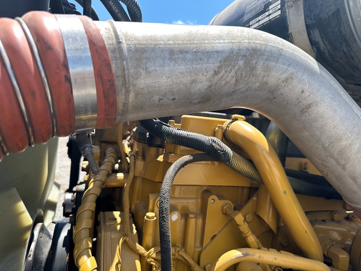 2001-caterpillar-c11-image-56