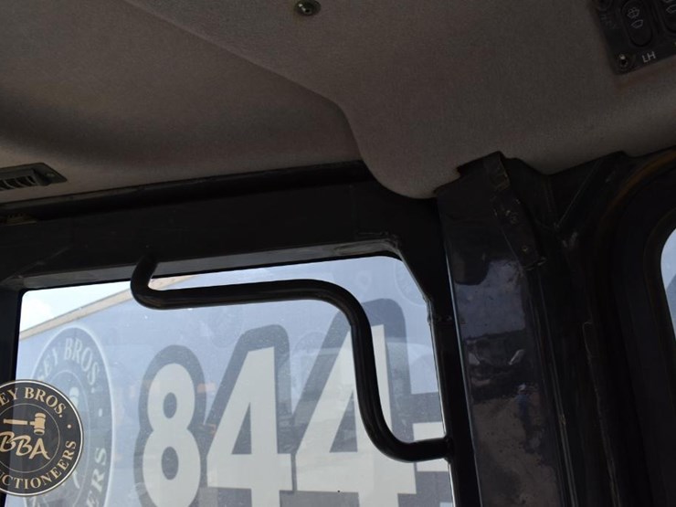 2014-komatsu-d51exi-22-image-78