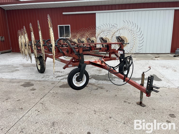h&s-bifold12hyd-12-wheel-double-wheel-rake-image-3