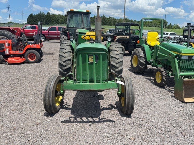 john-deere-820-image-2
