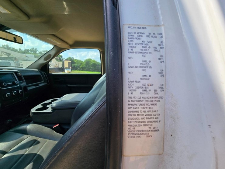 2018-dodge-ram-5500-image-18