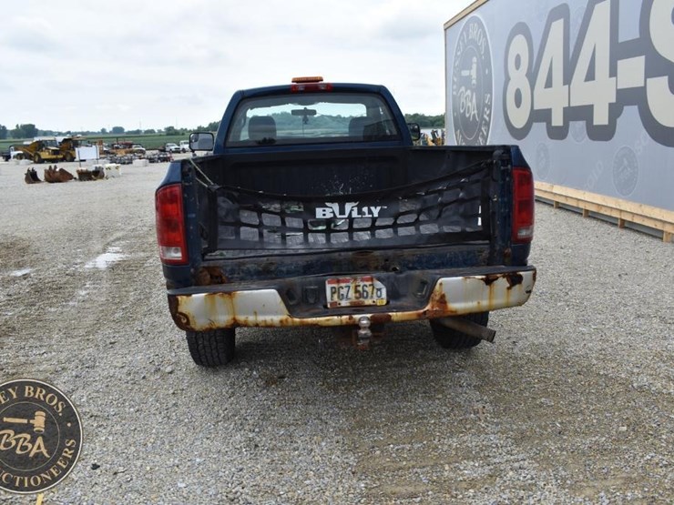 2005-dodge-2500-image-8