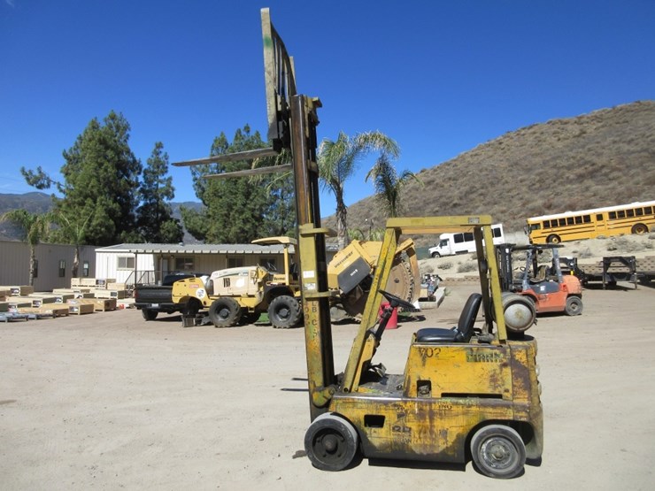 clark-c300-40-warehouse-forklift,-image-13
