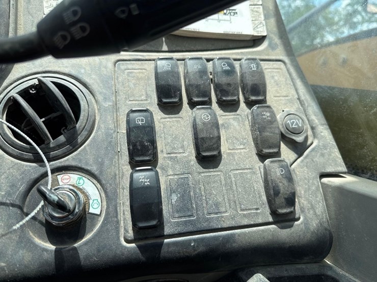 2020-caterpillar-tl1255d-image-27