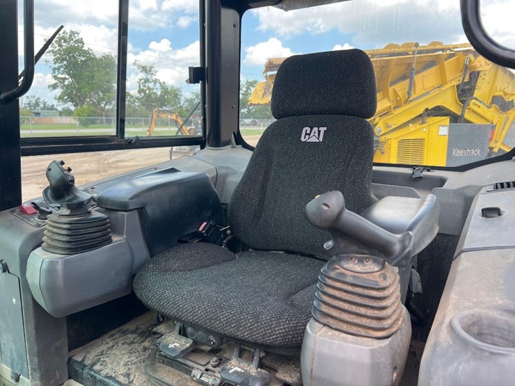 caterpillar-d3k2-lgp-image-29
