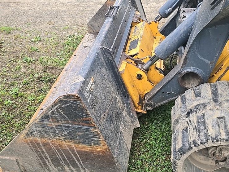 2018-deere-333g-image-18