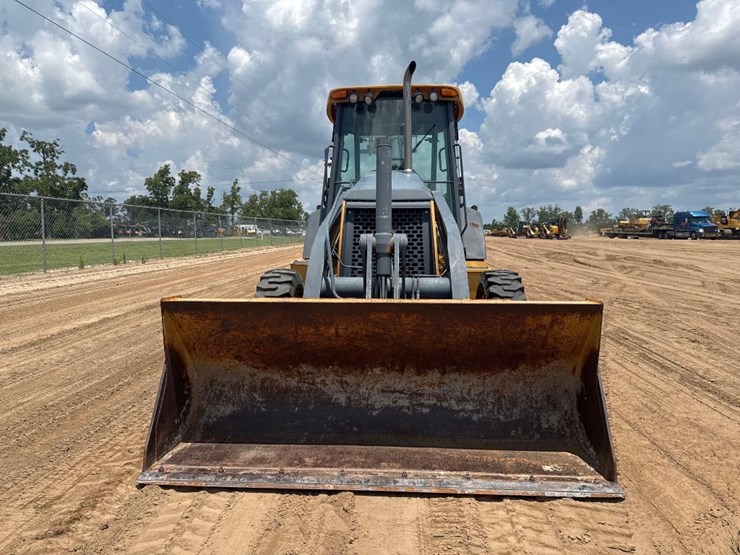 deere-310sj-image-3