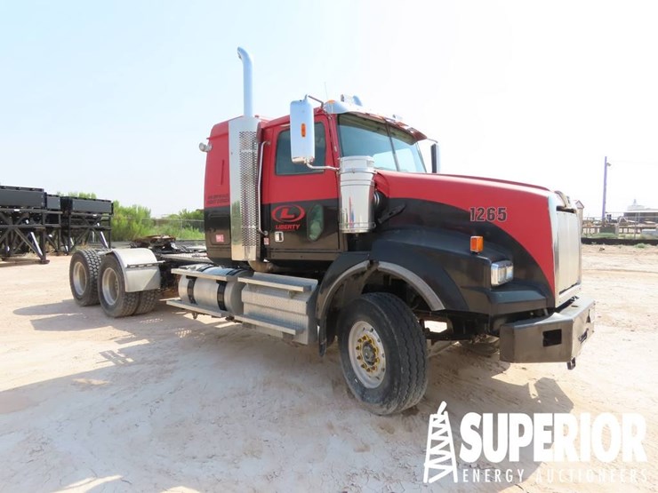 2014-western-star-4900-image-2