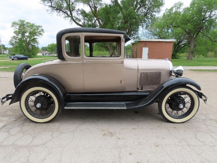 1928-ford-model-a-image-9